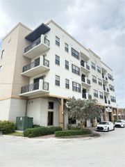 4100 SW 64th Ave 401, Davie, FL 33314