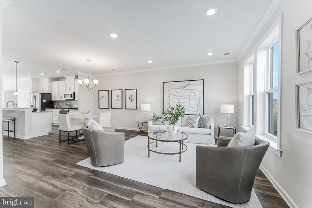 20721 HERON LANDING DR, Sterling, VA 20166
