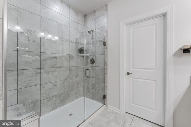 20721 HERON LANDING DR, Sterling, VA 20166