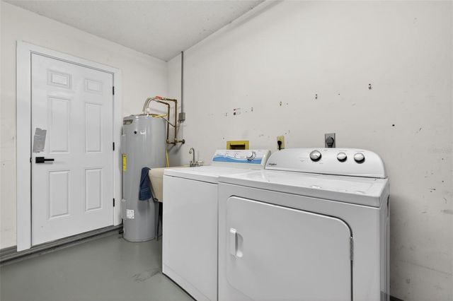 3957 BEARDED OAKS COURT, Sarasota, FL 34232