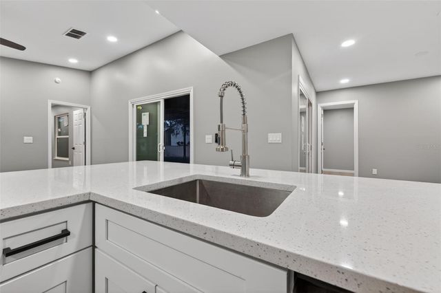 3957 BEARDED OAKS COURT, Sarasota, FL 34232