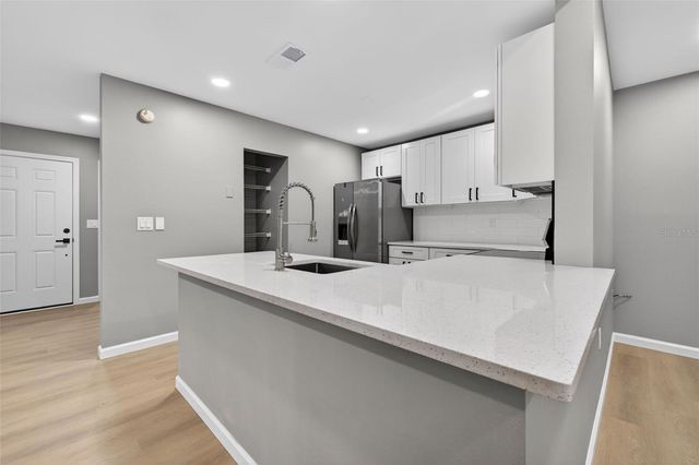 3957 BEARDED OAKS COURT, Sarasota, FL 34232