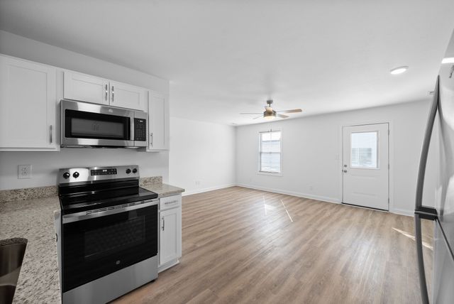 2907 Ashland City Rd Apt 105, Clarksville, TN 37043