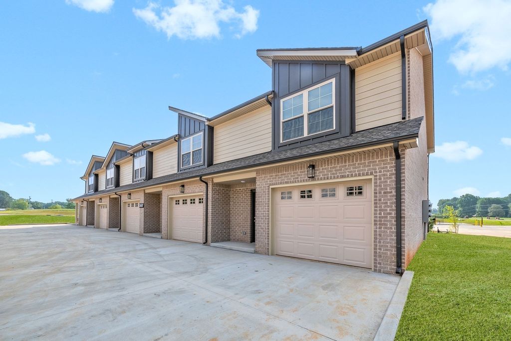 2907 Ashland City Rd Apt 105, Clarksville, TN 37043