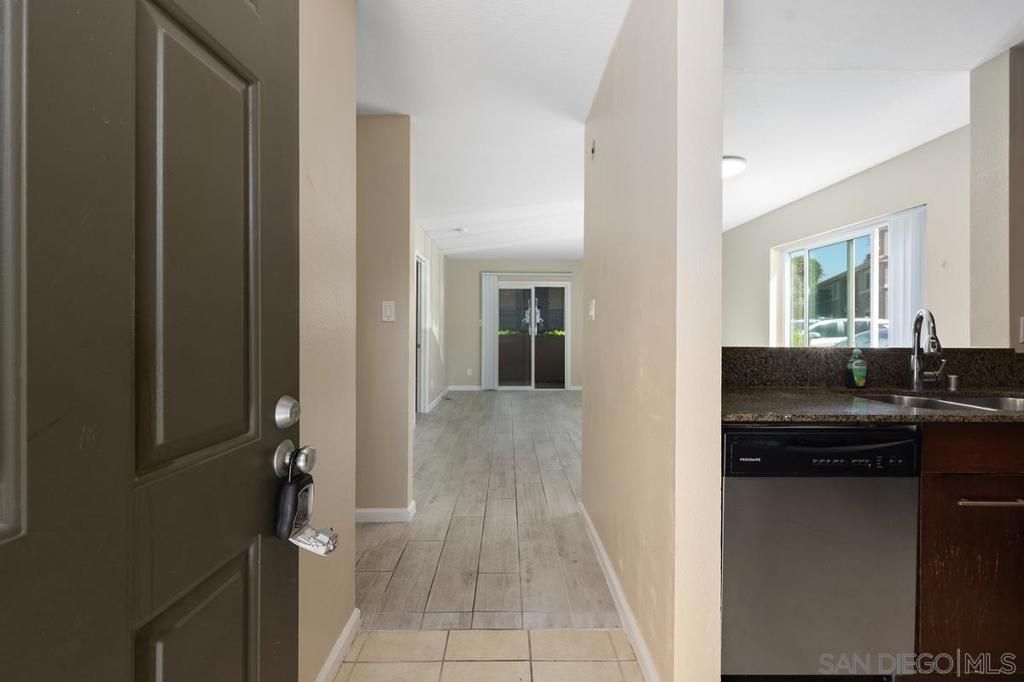 7425 Charmant Dr 2601, San Diego, CA 92122 — photo 4