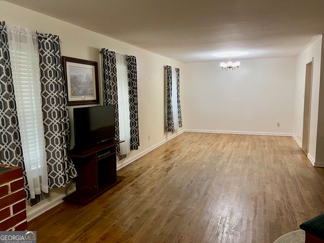 233 Old 41 Highway, Barnesville, GA 30204