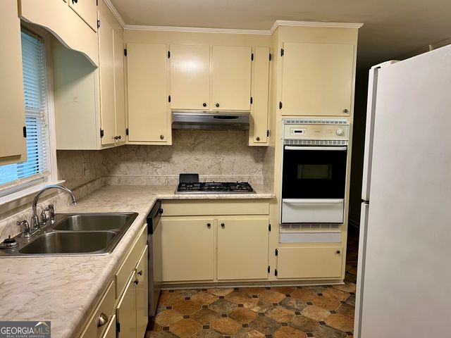 233 Old 41 Highway, Barnesville, GA 30204