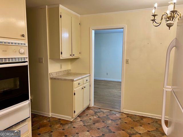 233 Old 41 Highway, Barnesville, GA 30204