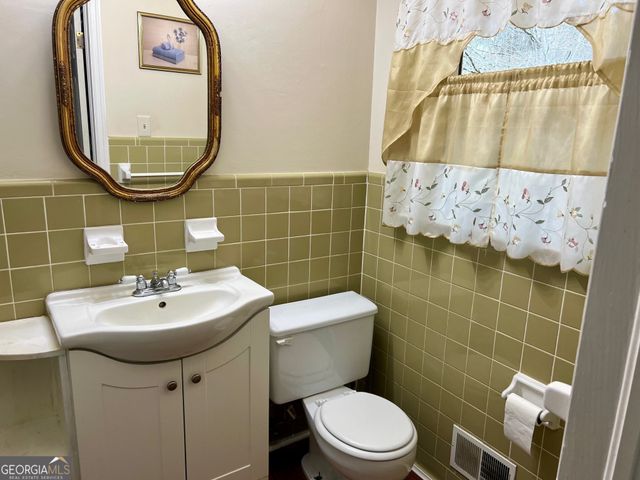 233 Old 41 Highway, Barnesville, GA 30204