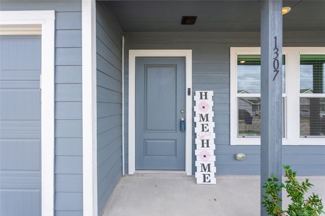 1307 Rodeo Circuit Way, Crandall, TX 75114