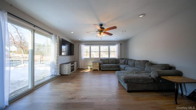 19 Larch Road, Rocky Point, NY 11778