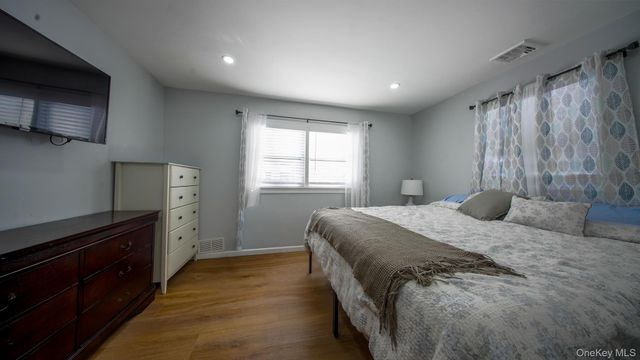 19 Larch Road, Rocky Point, NY 11778