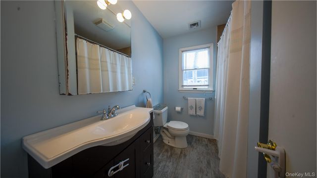 19 Larch Road, Rocky Point, NY 11778