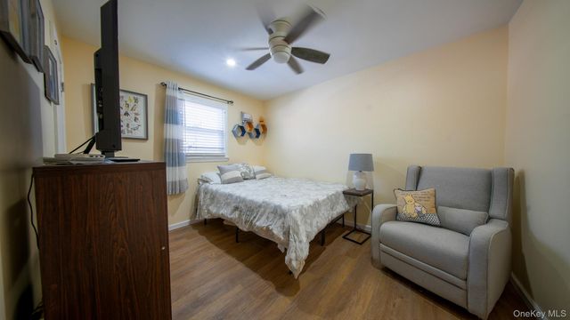 19 Larch Road, Rocky Point, NY 11778