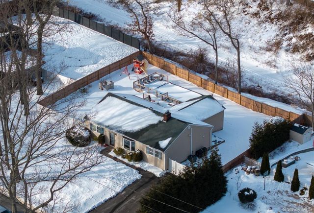 19 Larch Road, Rocky Point, NY 11778