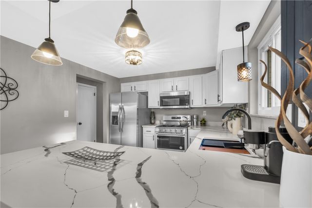 118 Hershey Dr, Mckeesport, PA 15132