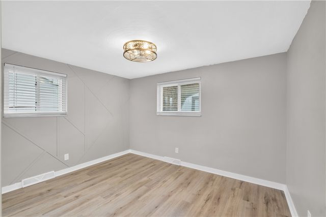 118 Hershey Dr, Mckeesport, PA 15132