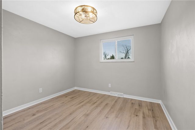 118 Hershey Dr, Mckeesport, PA 15132