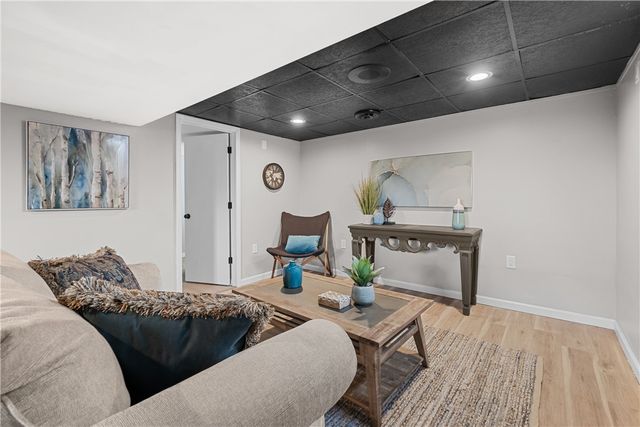 118 Hershey Dr, Mckeesport, PA 15132