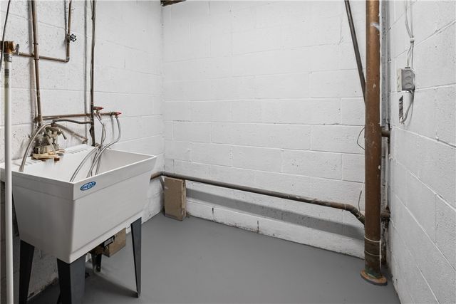 118 Hershey Dr, Mckeesport, PA 15132