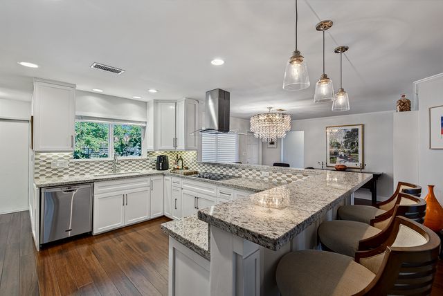 2125 NE 17th Terrace, Wilton Manors, FL 33305