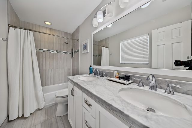 2125 NE 17th Terrace, Wilton Manors, FL 33305