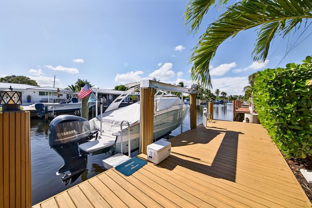 2125 NE 17th Terrace, Wilton Manors, FL 33305