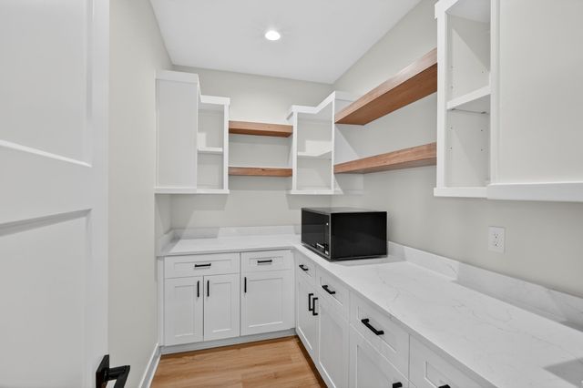 2605 Blooming Heights Drive, Norwalk, IA 50211