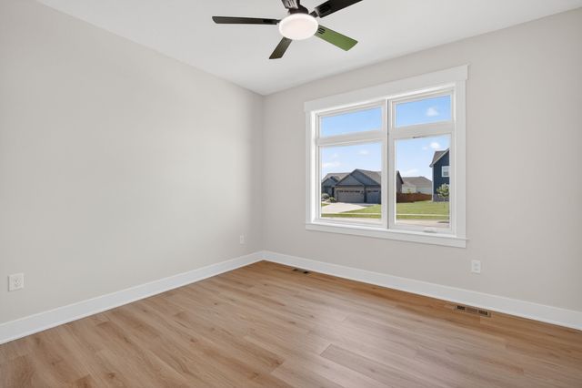 2605 Blooming Heights Drive, Norwalk, IA 50211