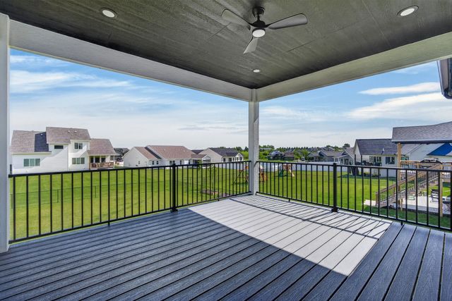 2605 Blooming Heights Drive, Norwalk, IA 50211