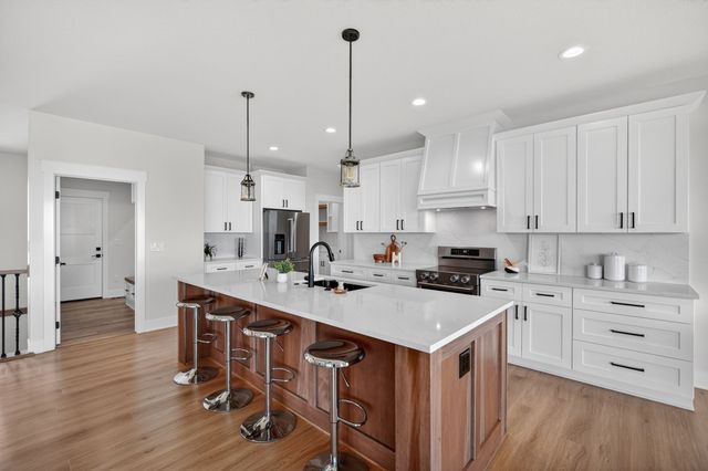 2605 Blooming Heights Drive, Norwalk, IA 50211
