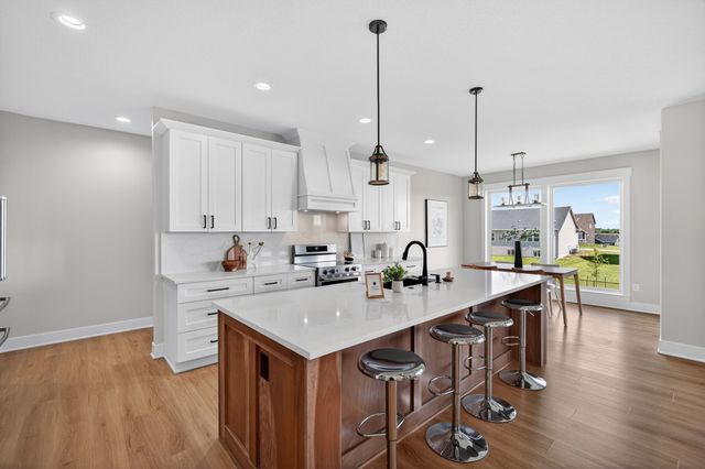 2605 Blooming Heights Drive, Norwalk, IA 50211