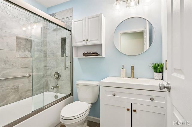 11 Laurelwood Drive, St Peters, MO 63376