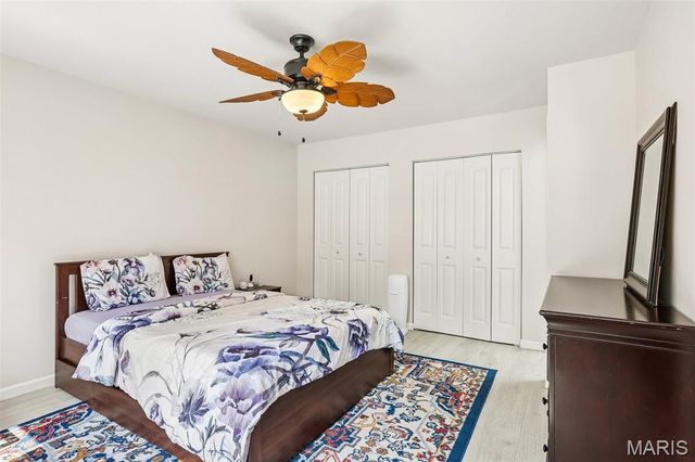11 Laurelwood Drive, St Peters, MO 63376
