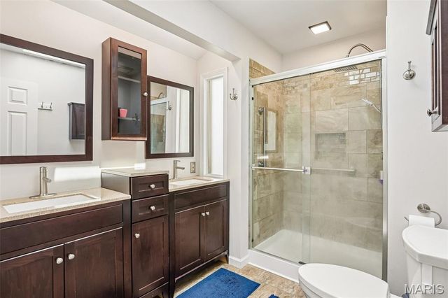 11 Laurelwood Drive, St Peters, MO 63376