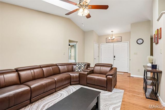 11 Laurelwood Drive, St Peters, MO 63376