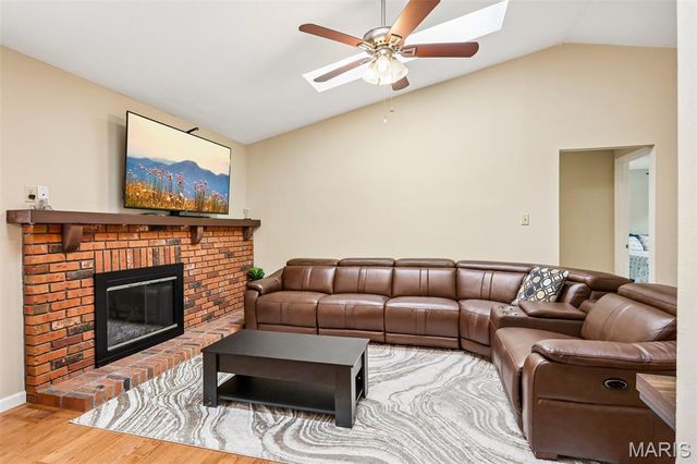 11 Laurelwood Drive, St Peters, MO 63376