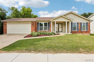 11 Laurelwood Drive, St Peters, MO 63376