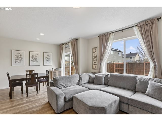 33299 Sw HAVLIK Dr, Scappoose, OR 97056