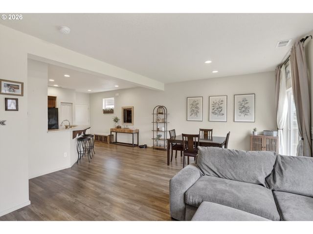 33299 Sw HAVLIK Dr, Scappoose, OR 97056