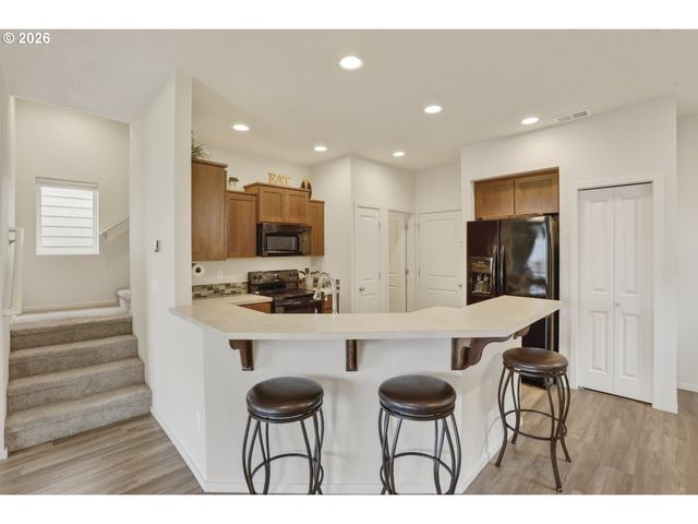 33299 Sw HAVLIK Dr, Scappoose, OR 97056