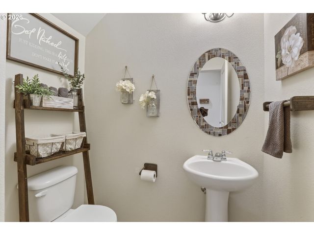 33299 Sw HAVLIK Dr, Scappoose, OR 97056