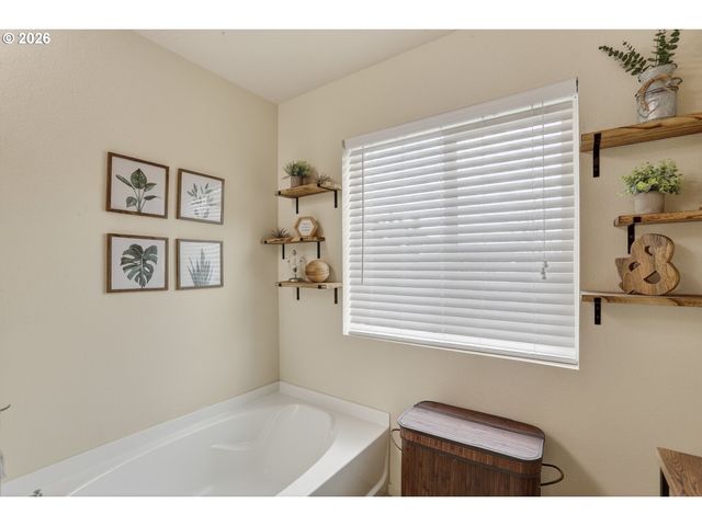 33299 Sw HAVLIK Dr, Scappoose, OR 97056