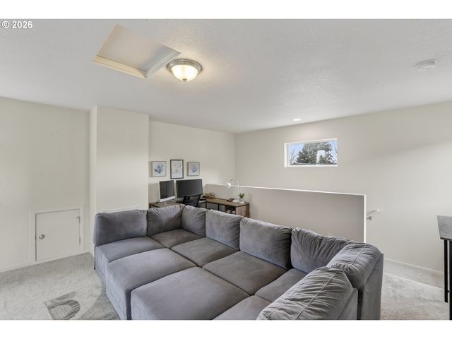 33299 Sw HAVLIK Dr, Scappoose, OR 97056