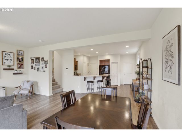 33299 Sw HAVLIK Dr, Scappoose, OR 97056