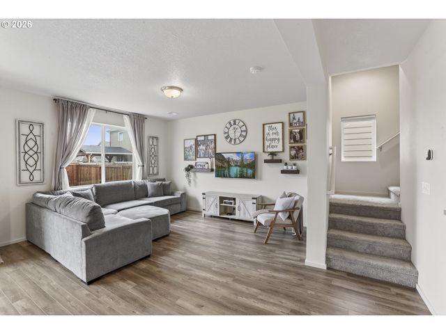 33299 Sw HAVLIK Dr, Scappoose, OR 97056