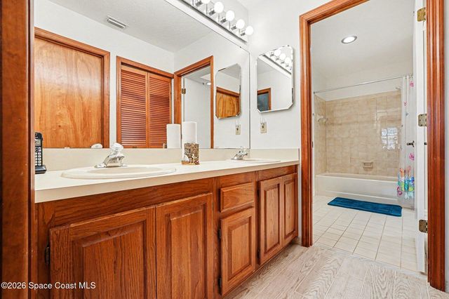 812 Ridge Lake Drive, Melbourne, FL 32940