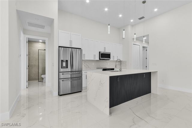 806 Santa Barbara BLVD, Cape Coral, FL 33991