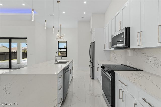 806 Santa Barbara BLVD, Cape Coral, FL 33991