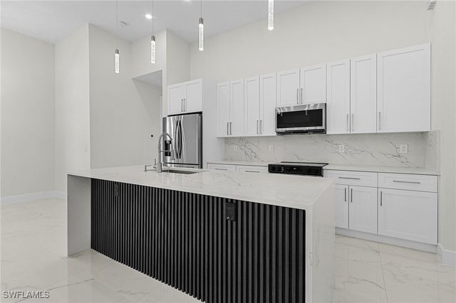 806 Santa Barbara BLVD, Cape Coral, FL 33991